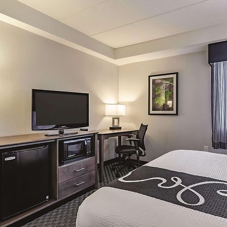 La Quinta By Wyndham Warwick Providence Airport Hotel Екстериор снимка