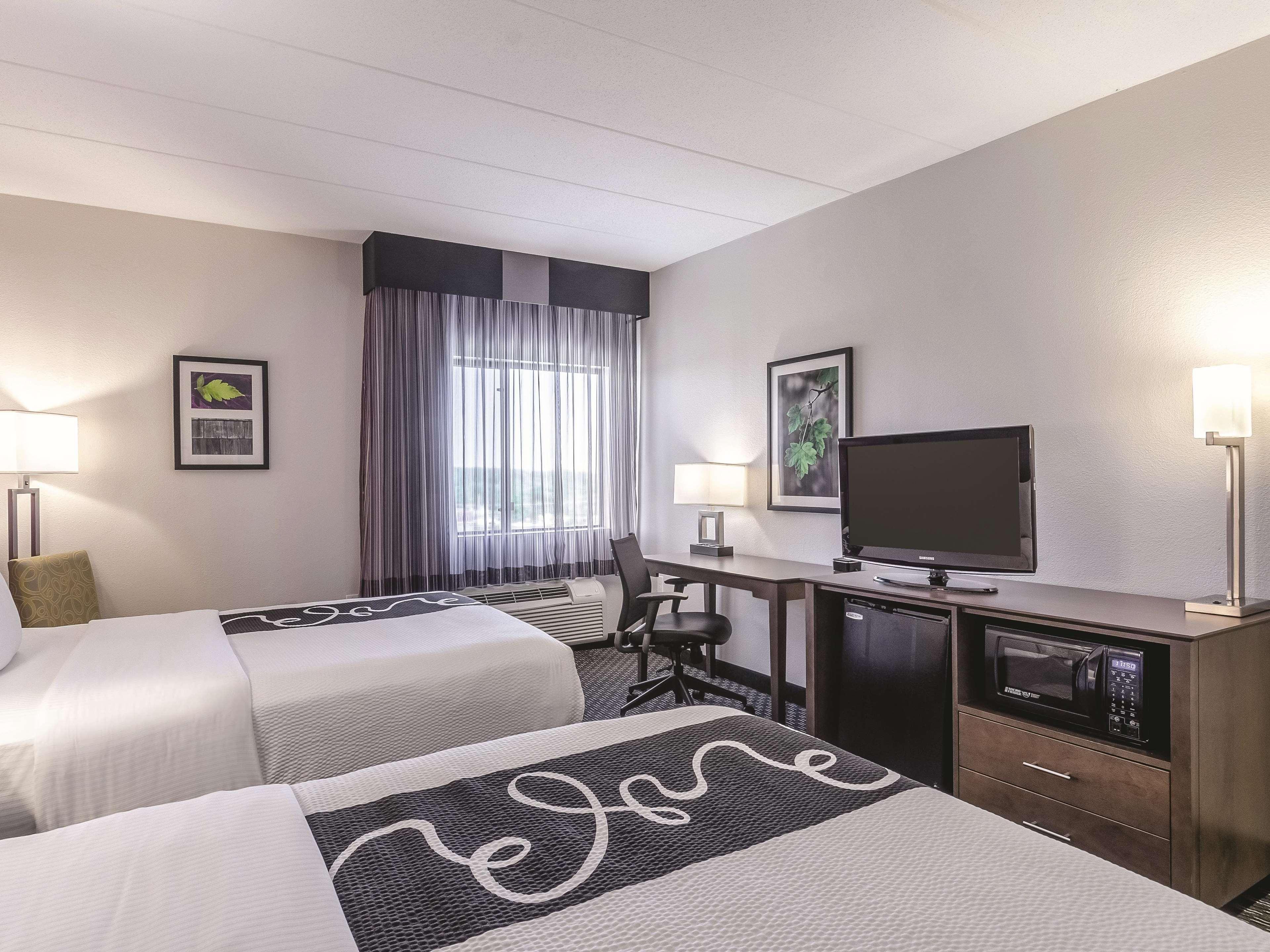 La Quinta By Wyndham Warwick Providence Airport Hotel Екстериор снимка
