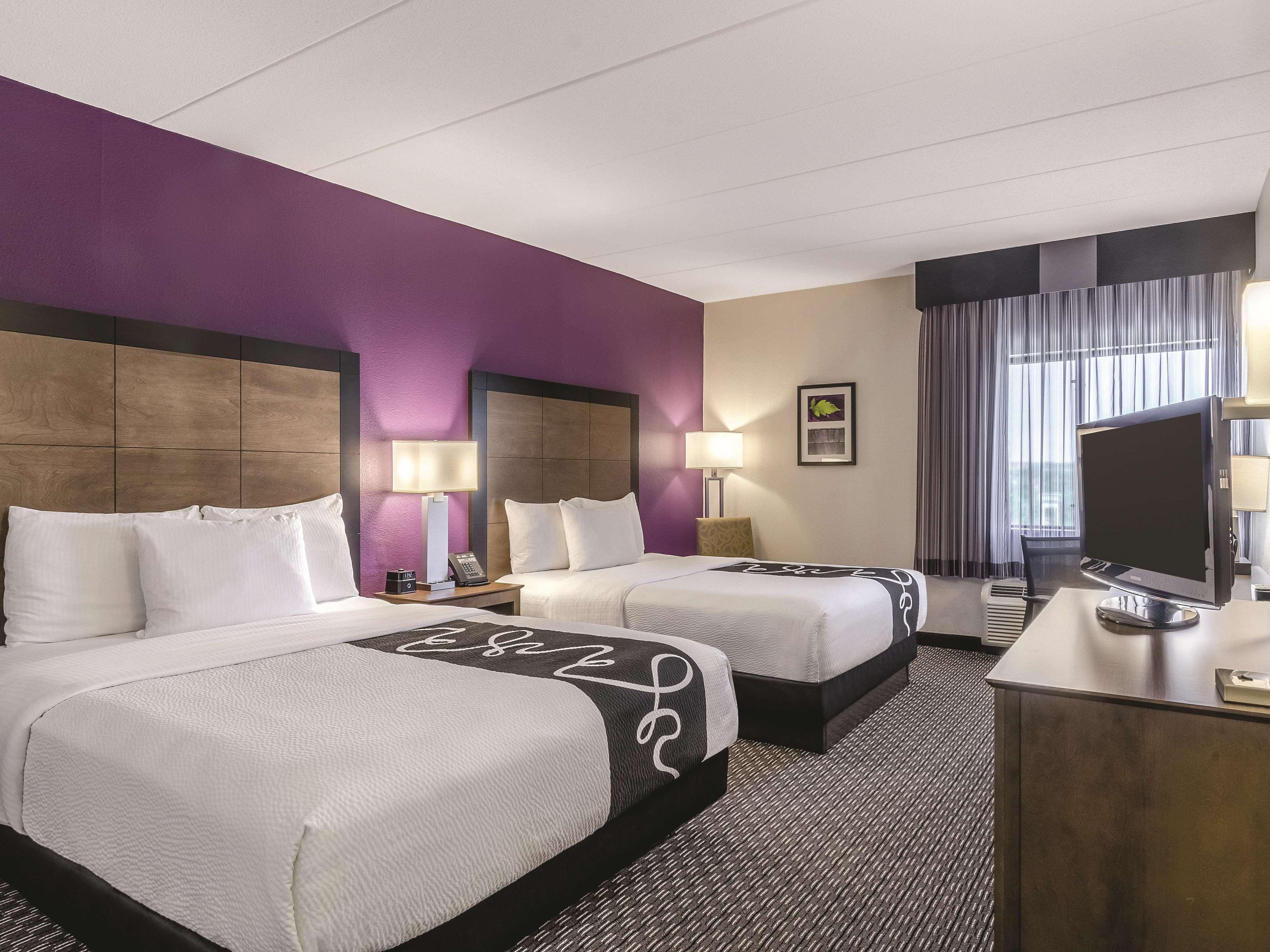 La Quinta By Wyndham Warwick Providence Airport Hotel Екстериор снимка