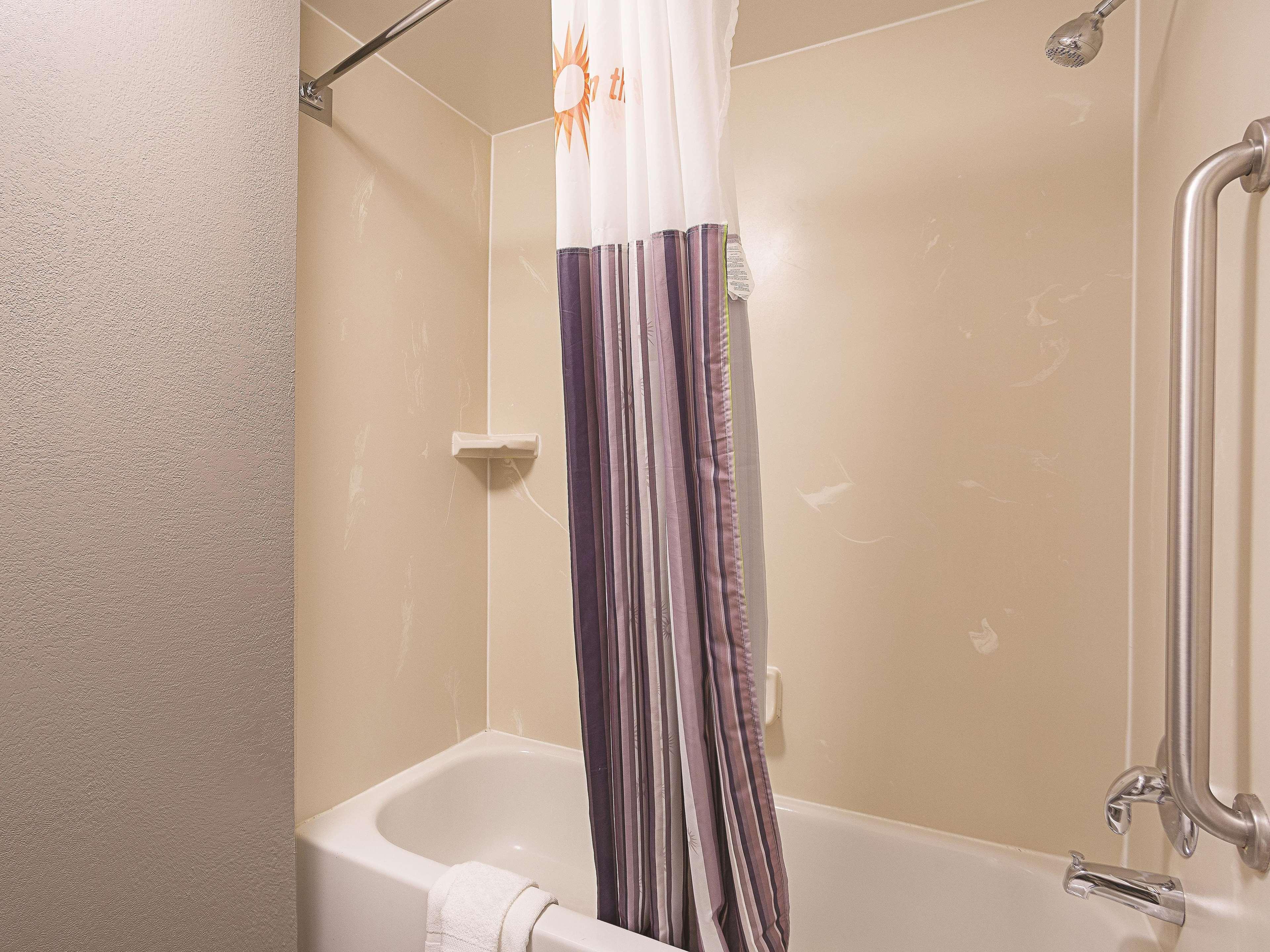 La Quinta By Wyndham Warwick Providence Airport Hotel Екстериор снимка