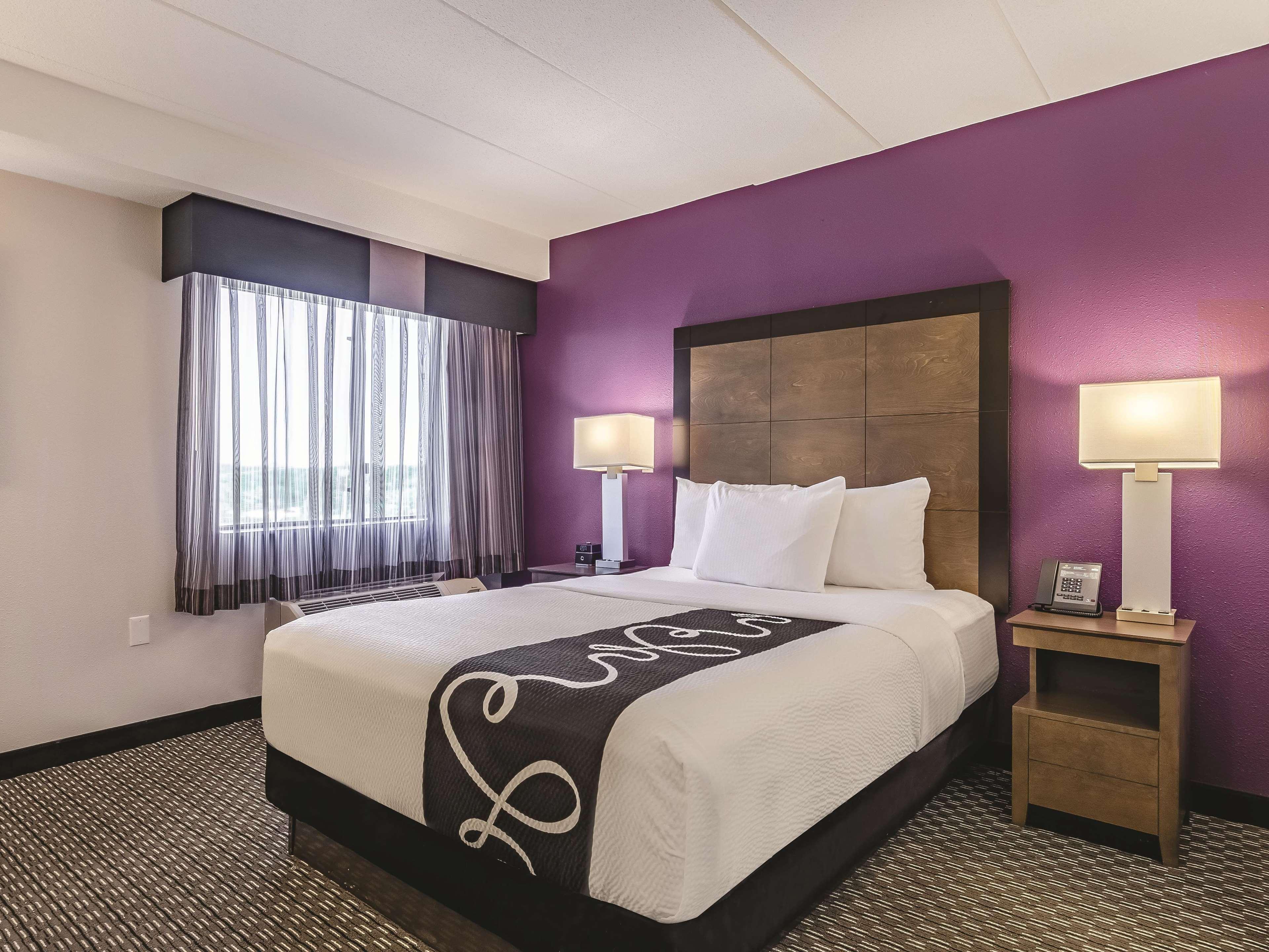 La Quinta By Wyndham Warwick Providence Airport Hotel Екстериор снимка