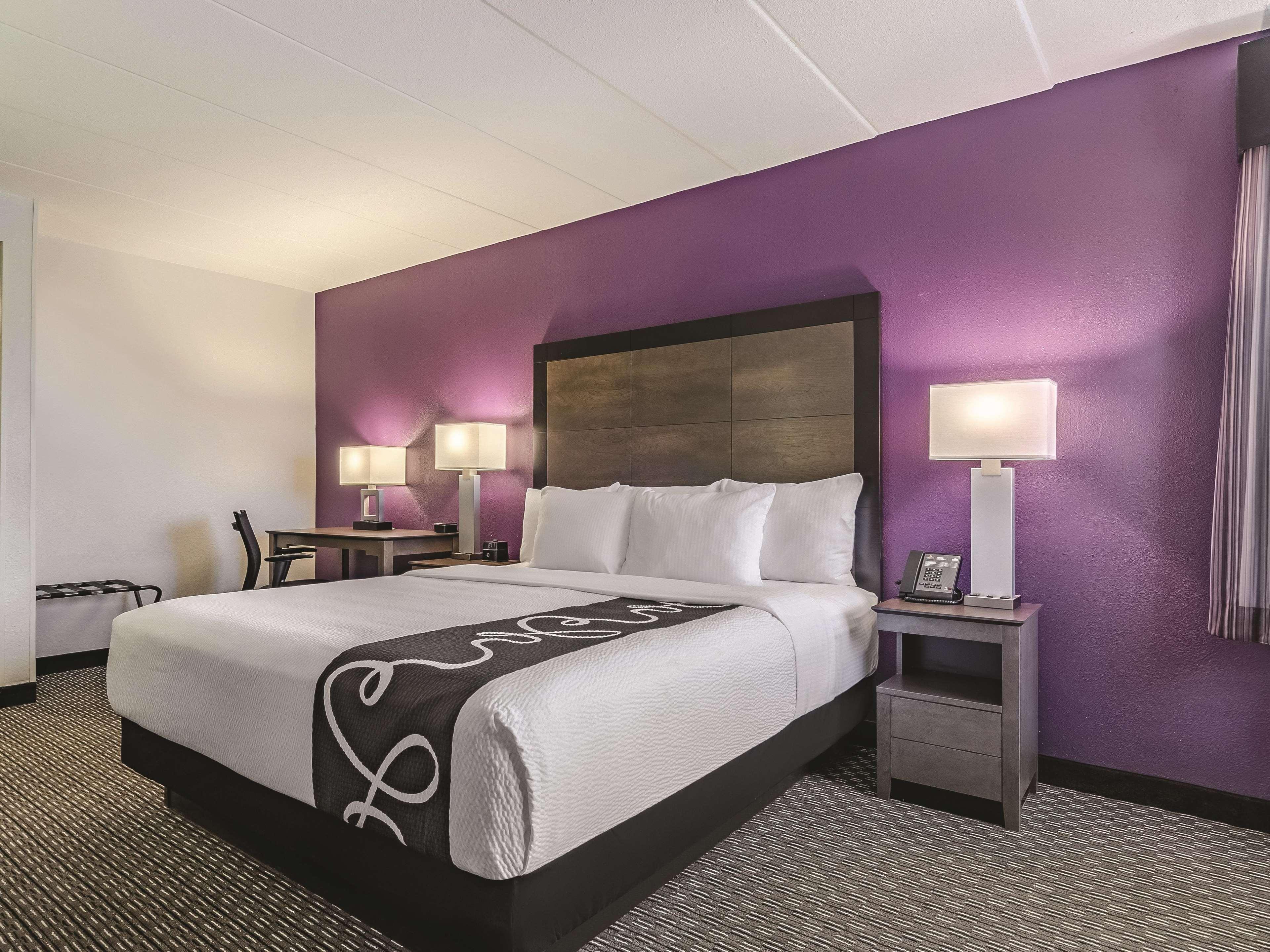 La Quinta By Wyndham Warwick Providence Airport Hotel Екстериор снимка