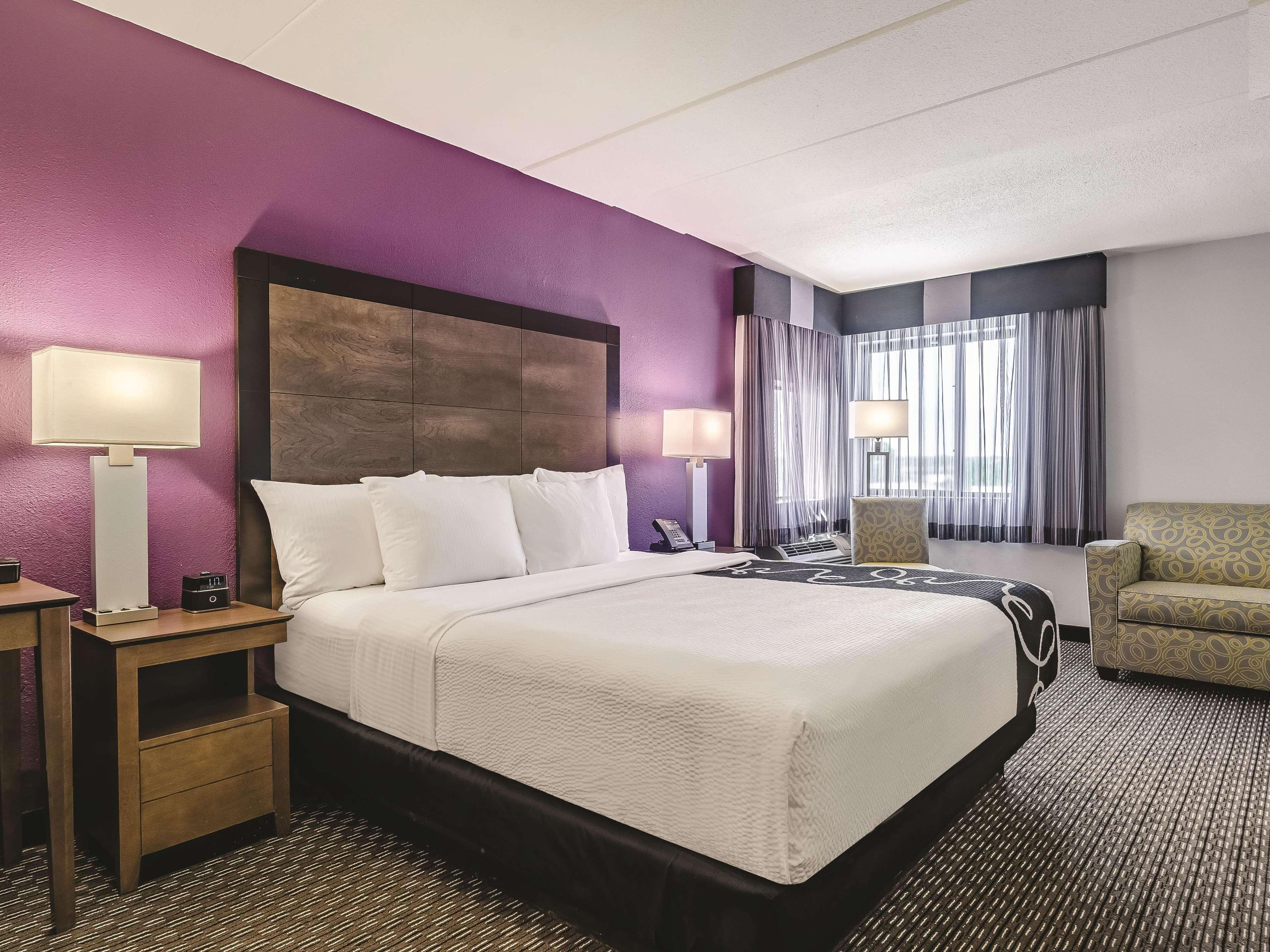 La Quinta By Wyndham Warwick Providence Airport Hotel Екстериор снимка