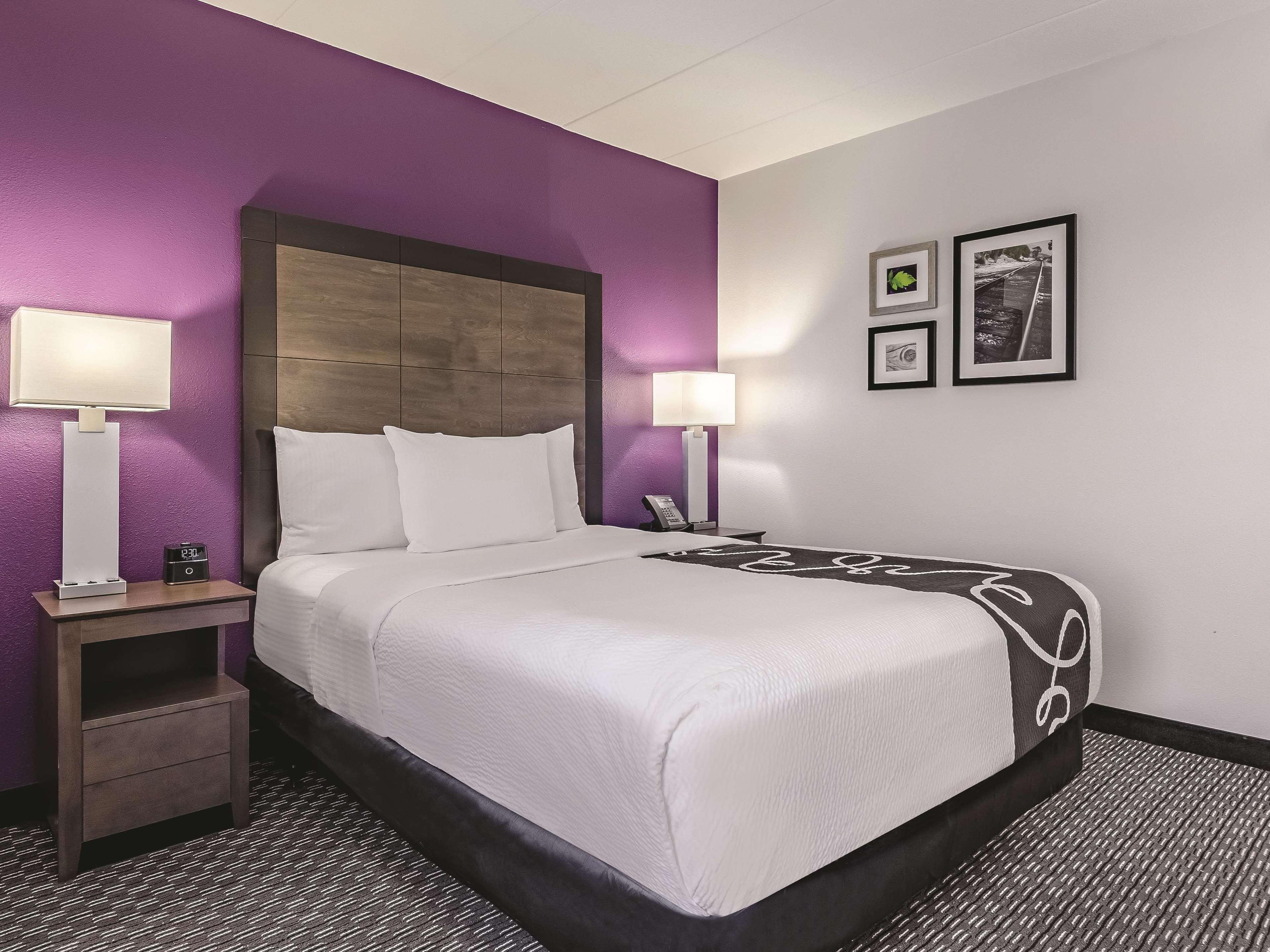La Quinta By Wyndham Warwick Providence Airport Hotel Екстериор снимка