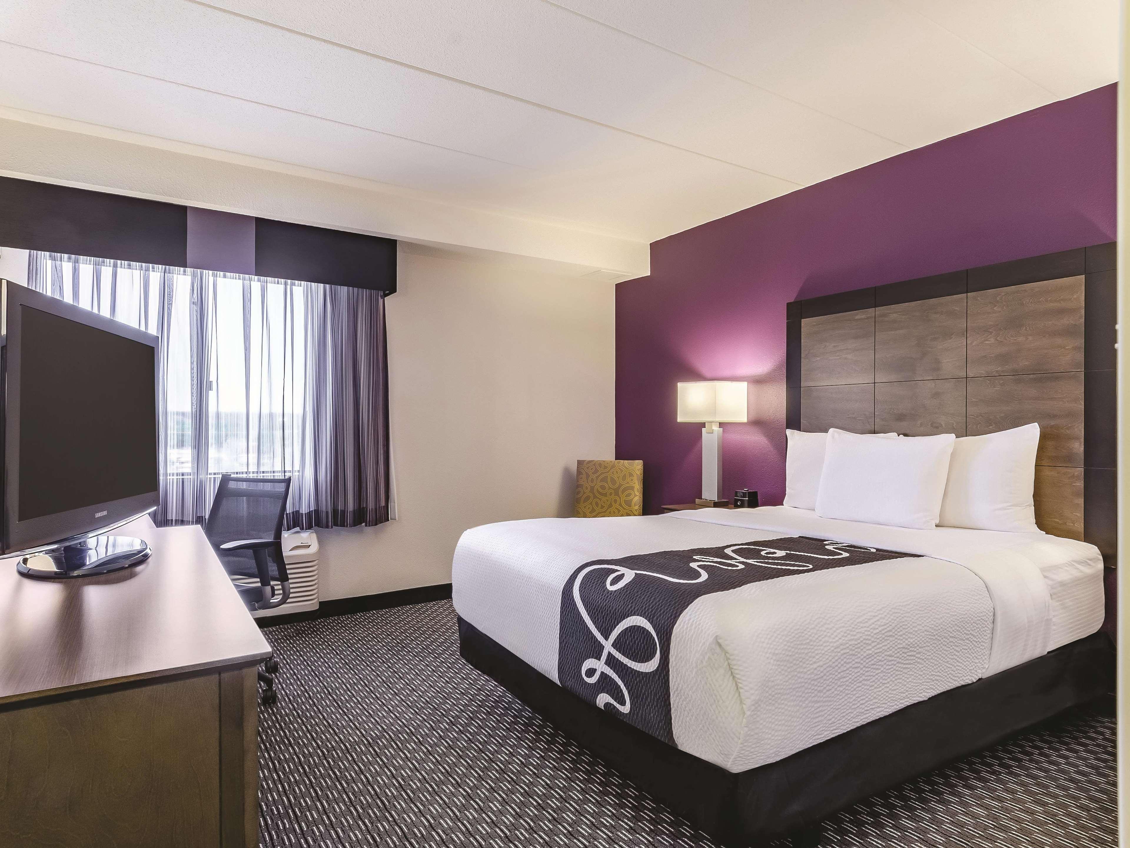 La Quinta By Wyndham Warwick Providence Airport Hotel Екстериор снимка