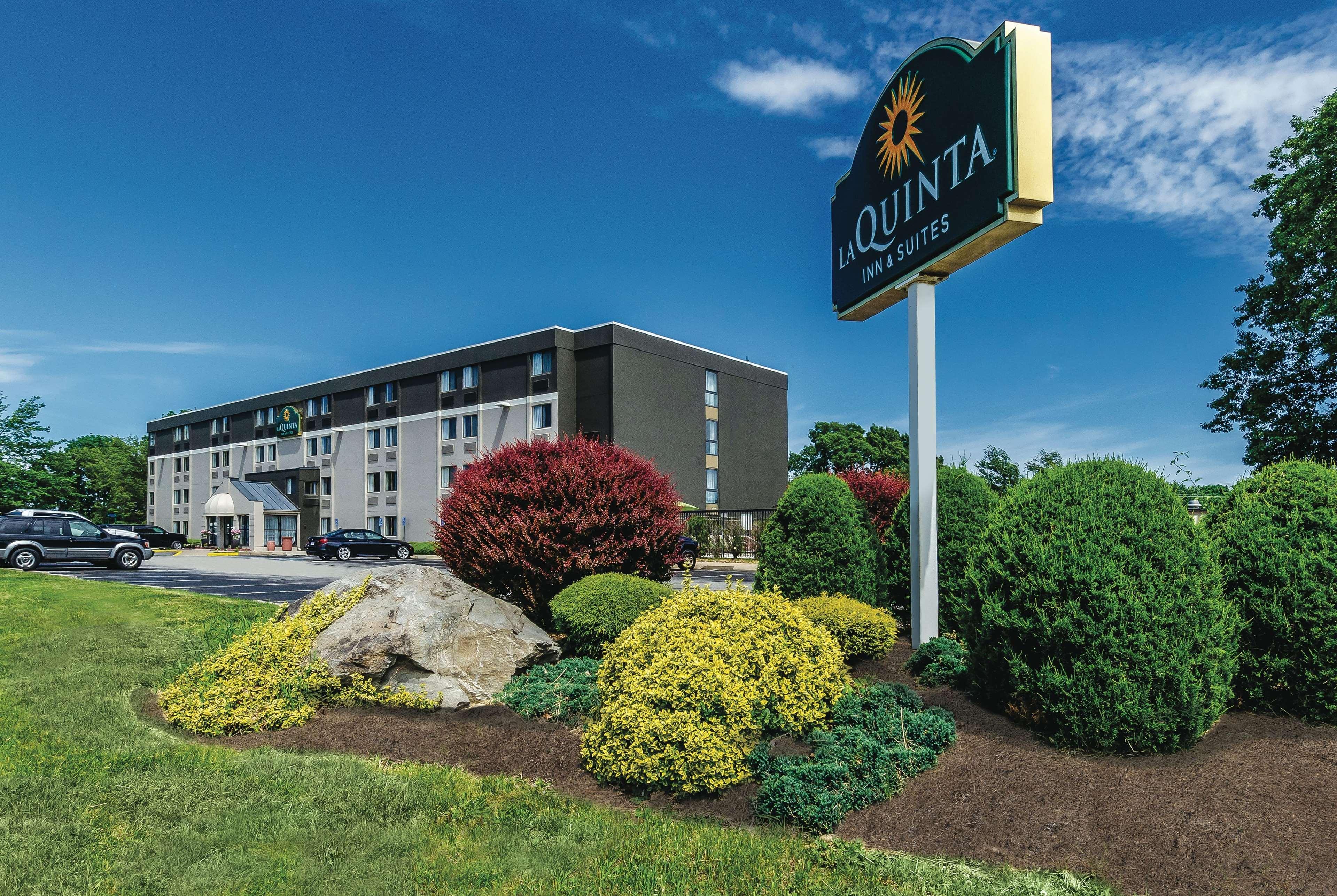 La Quinta By Wyndham Warwick Providence Airport Hotel Екстериор снимка