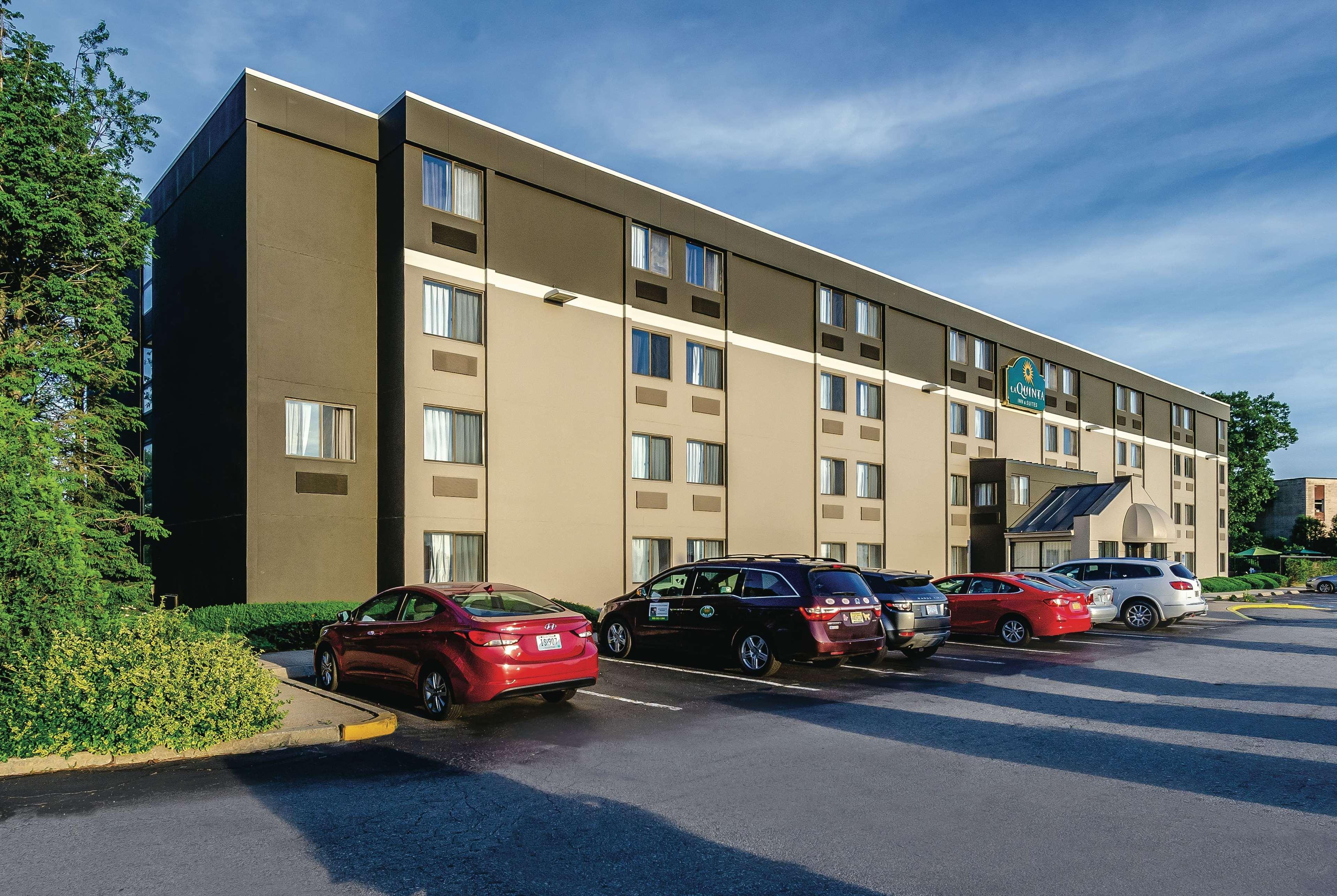La Quinta By Wyndham Warwick Providence Airport Hotel Екстериор снимка