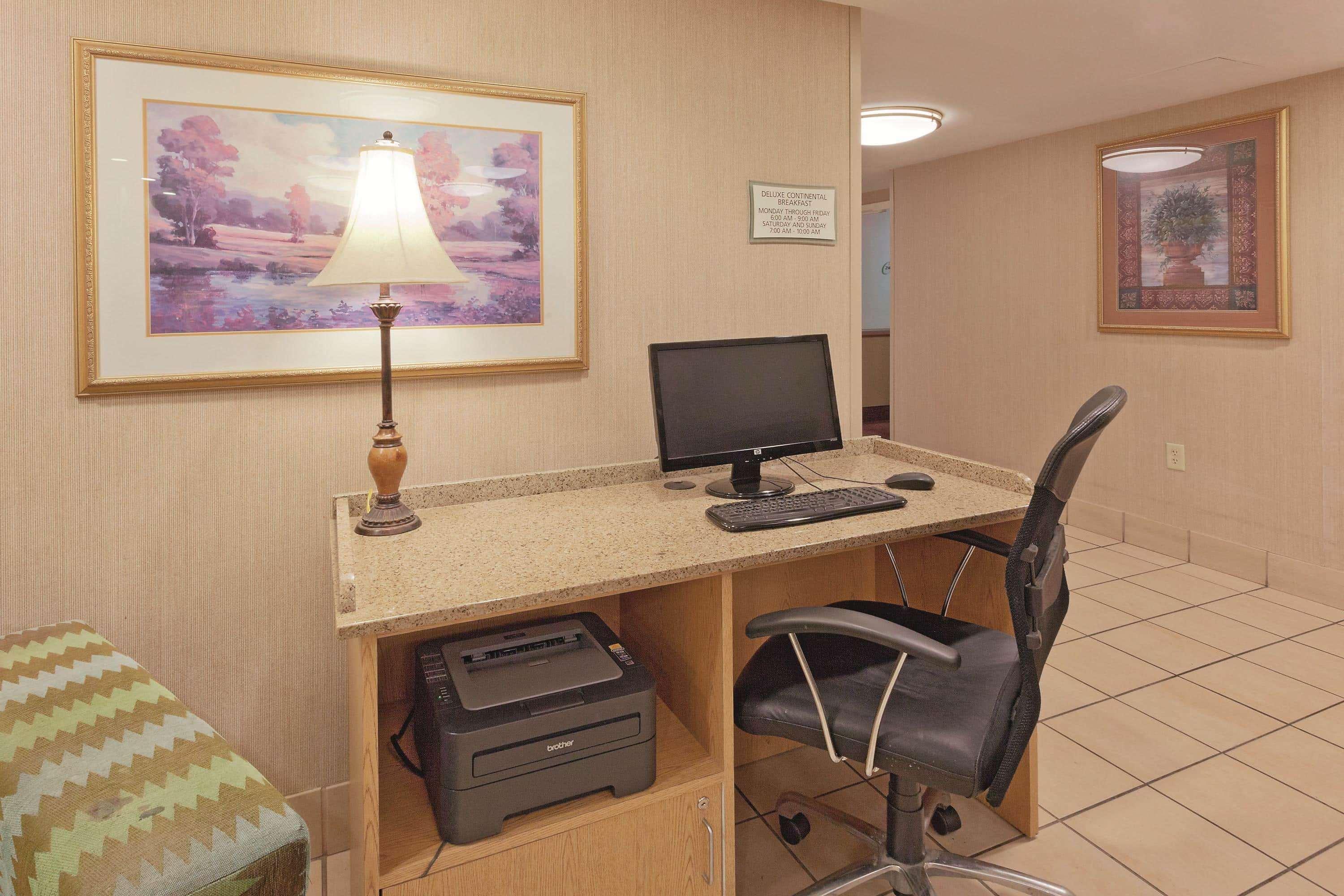 La Quinta By Wyndham Warwick Providence Airport Hotel Екстериор снимка