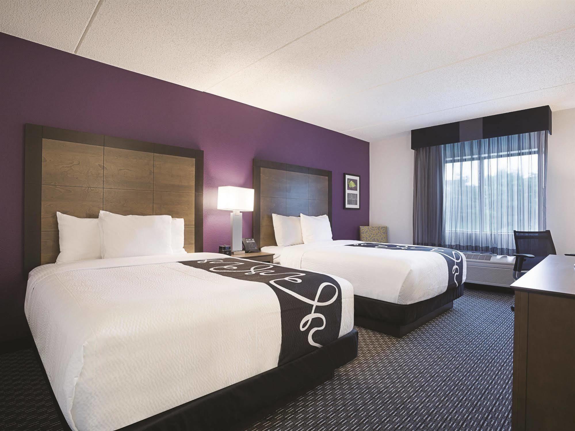 La Quinta By Wyndham Warwick Providence Airport Hotel Екстериор снимка