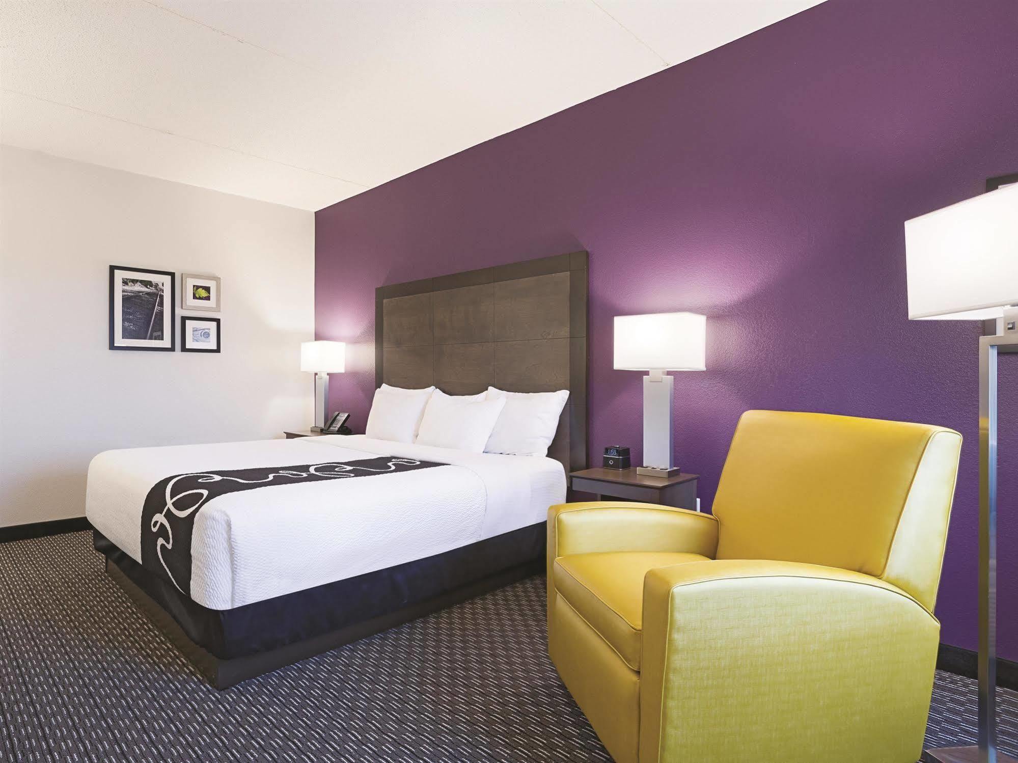 La Quinta By Wyndham Warwick Providence Airport Hotel Екстериор снимка