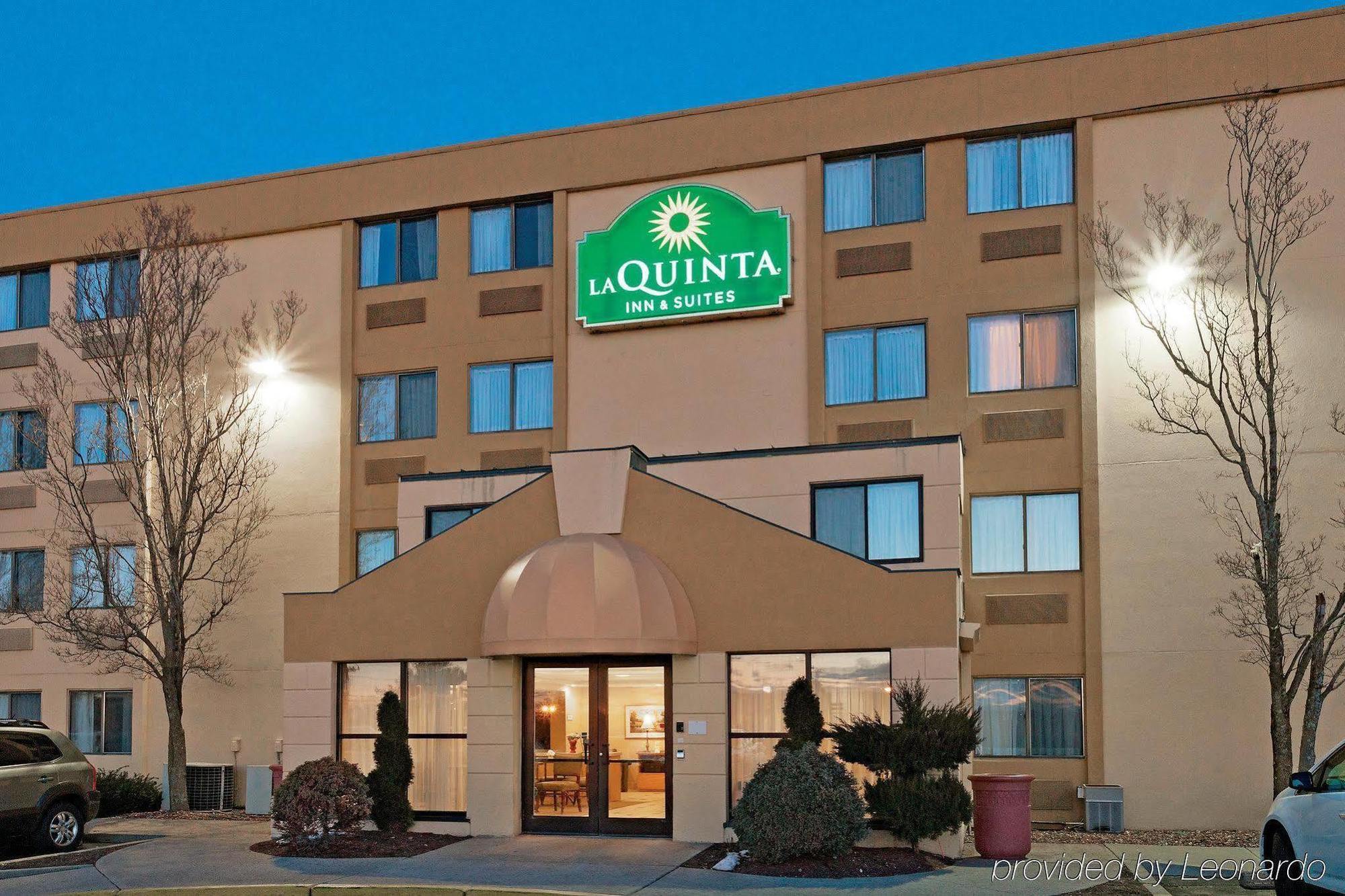 La Quinta By Wyndham Warwick Providence Airport Hotel Екстериор снимка