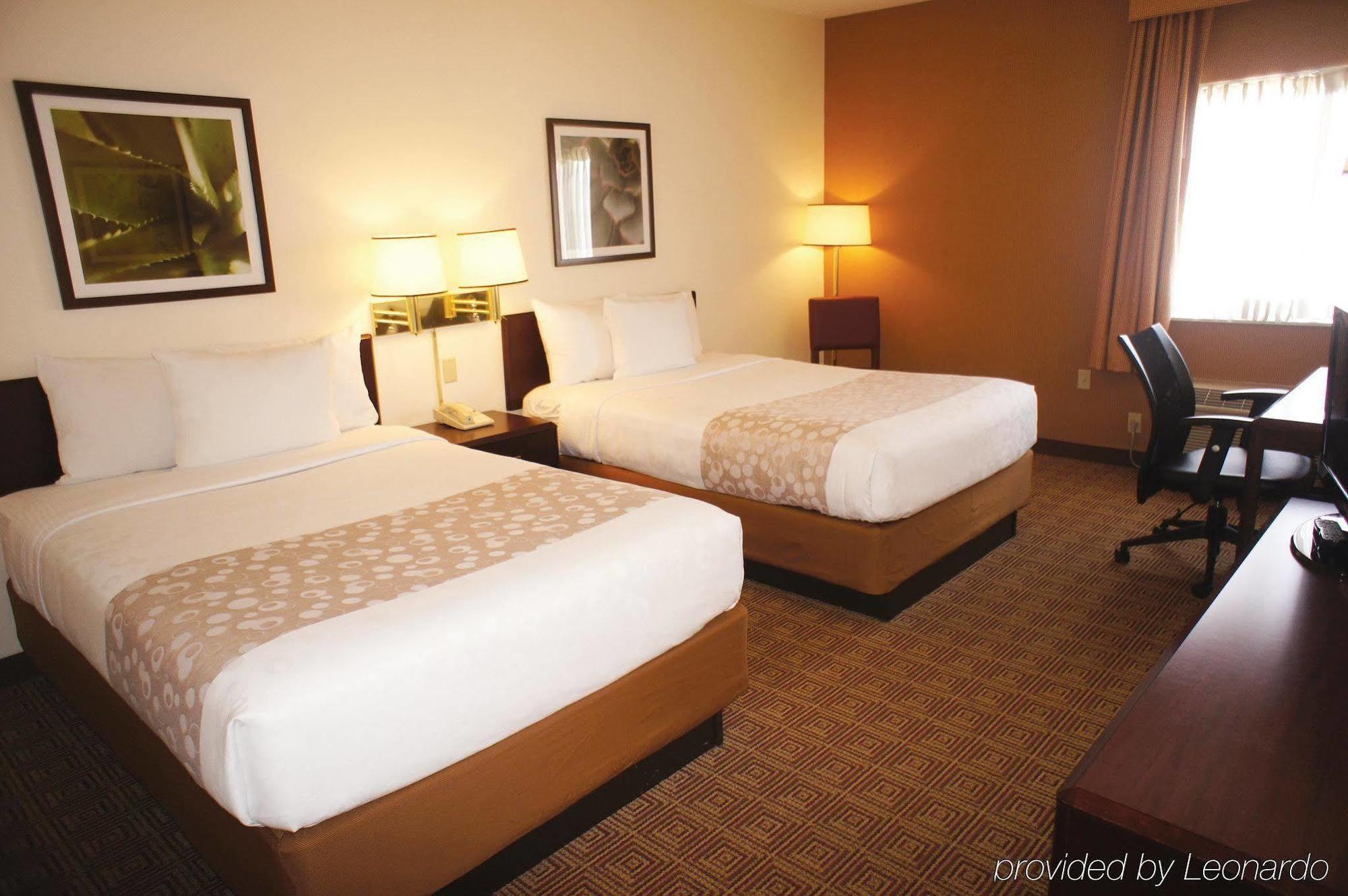 La Quinta By Wyndham Warwick Providence Airport Hotel Екстериор снимка