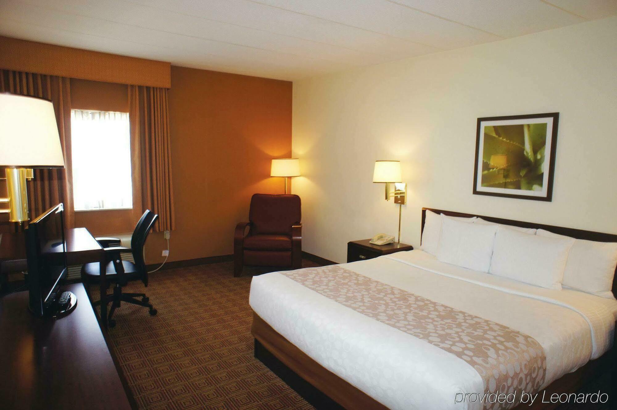 La Quinta By Wyndham Warwick Providence Airport Hotel Екстериор снимка