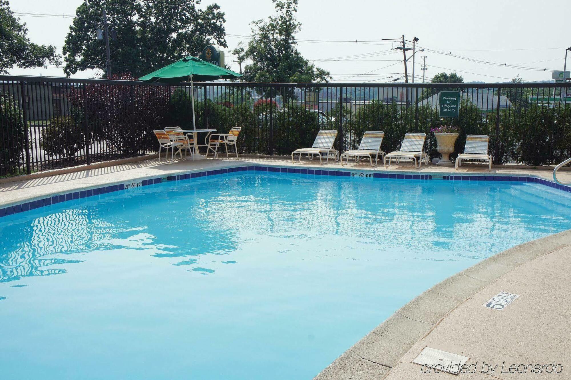 La Quinta By Wyndham Warwick Providence Airport Hotel Екстериор снимка
